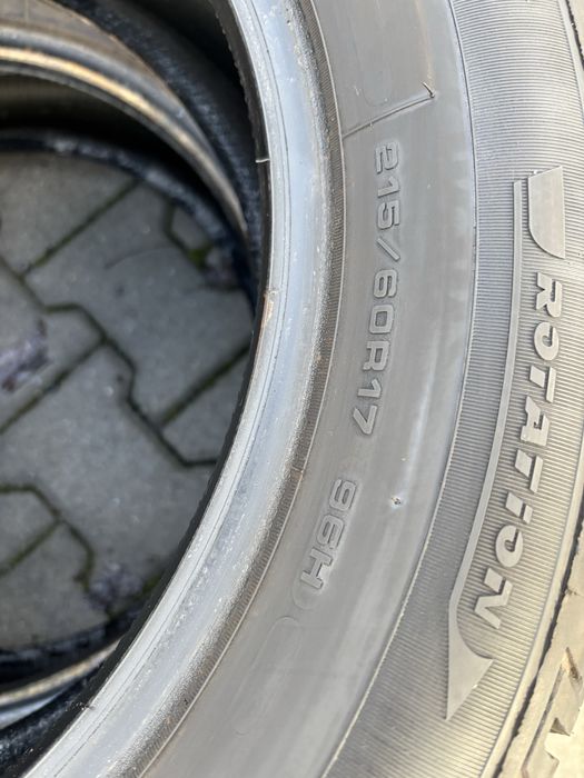 Para opon zimowych 215/60 R17 Fulda