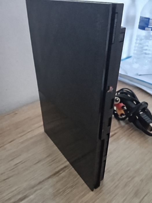 PS2 a funcionar em perfeito estado mas sem comando