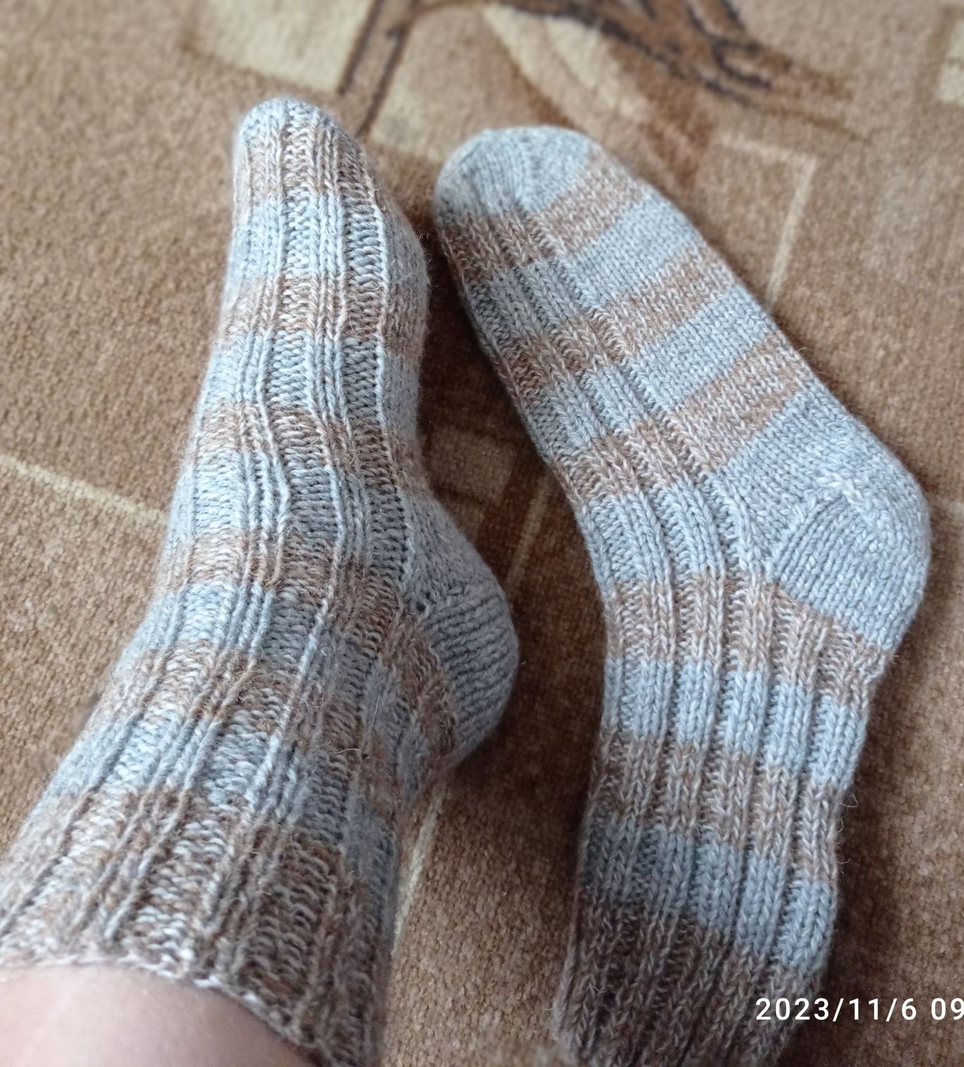 Продаю тепленькі в'язані шкарпетки