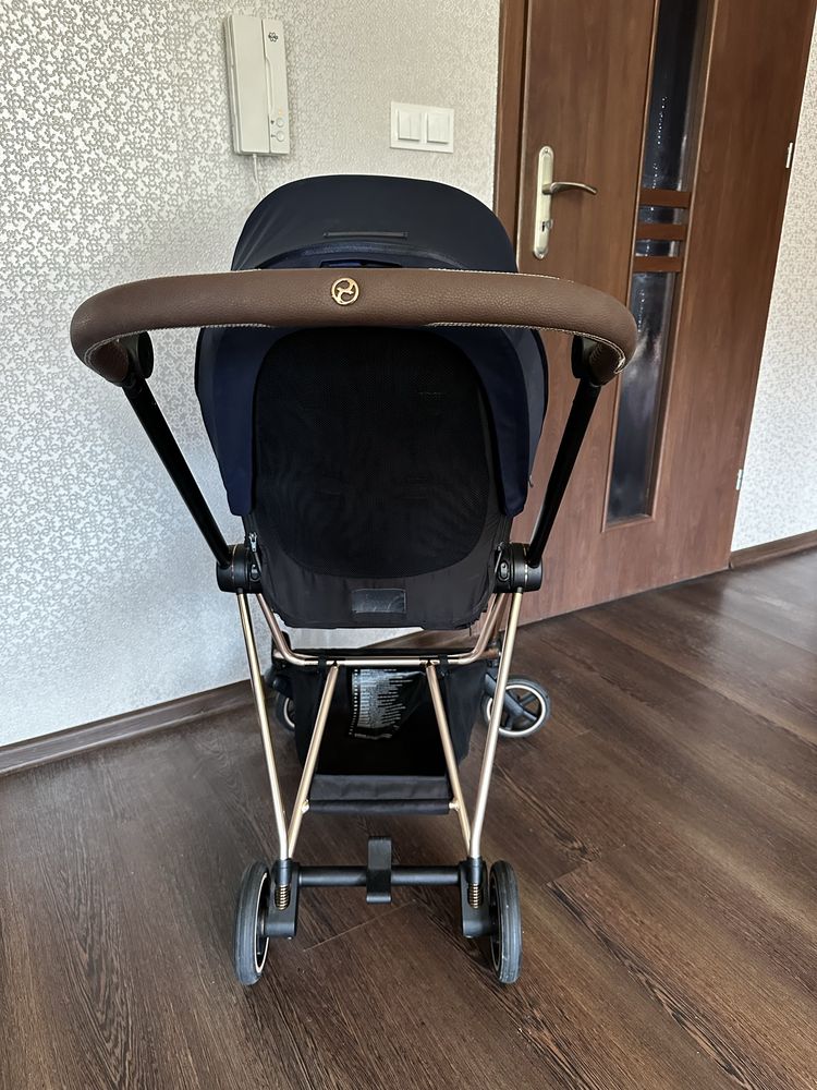 Wózek spacerowy Cybex Mios 2.0 rose gold rama granatowy kartony