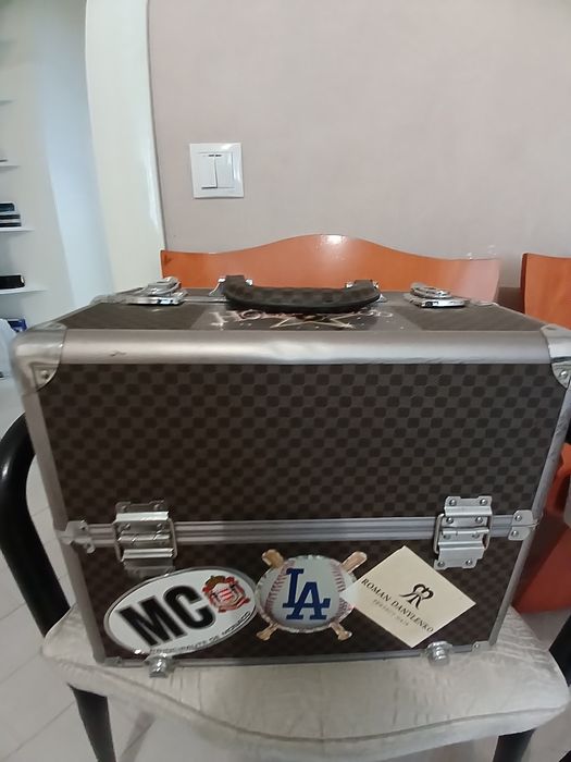 Кейс Валіза Алюмінієвий Б'юті Перукарський Чемодан для Візажу Перукаря