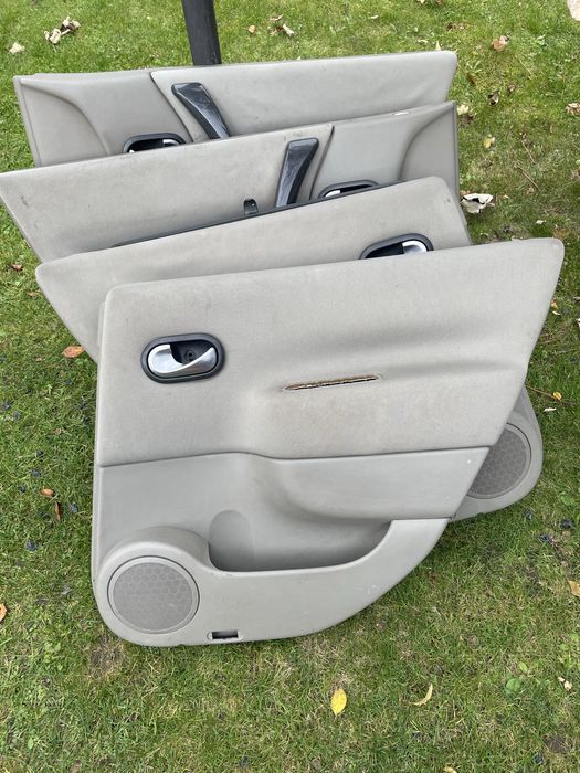 Рено Сценік2 дверні карти з ручками