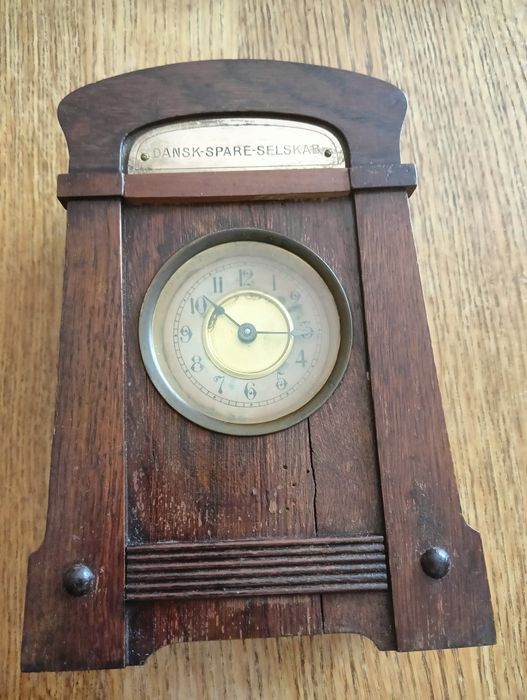 Stara skarbonka budzik