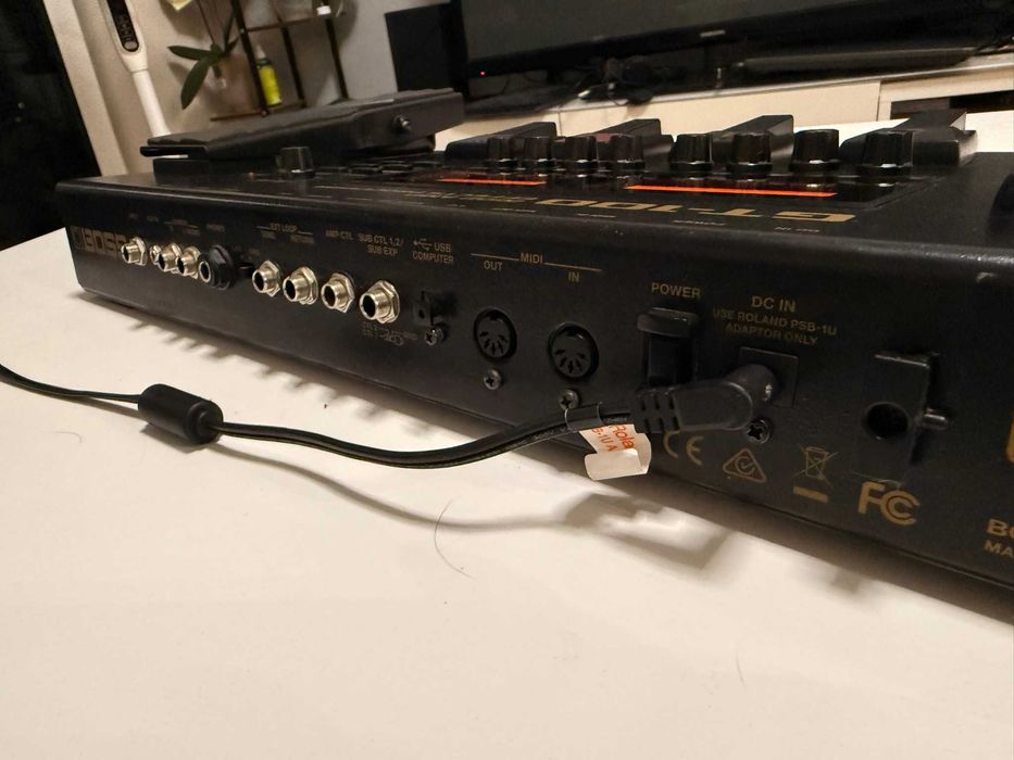 Boss GT-100 multiefekt gitarowy + torba