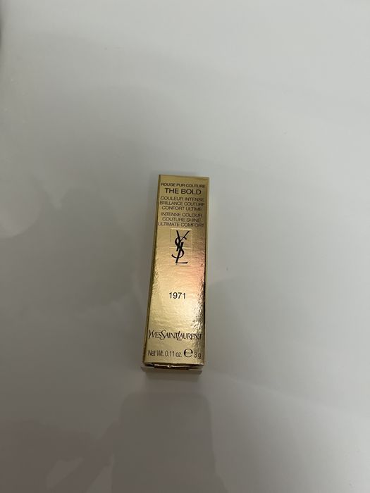 Szminka YSL kolor czerwony 1971