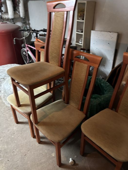 Komplet 4 krzeseł drewnianych