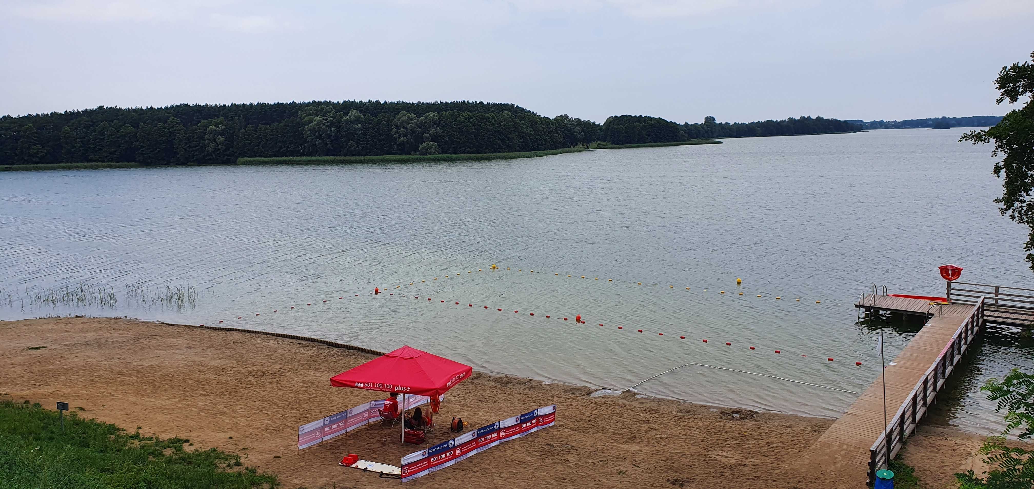 Domki, domek z bala przy plaży nad jeziorem Głuszyńskim Orle 72