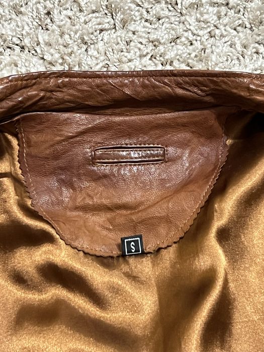 Жіноча куртка з натуральної шкіри ягняти