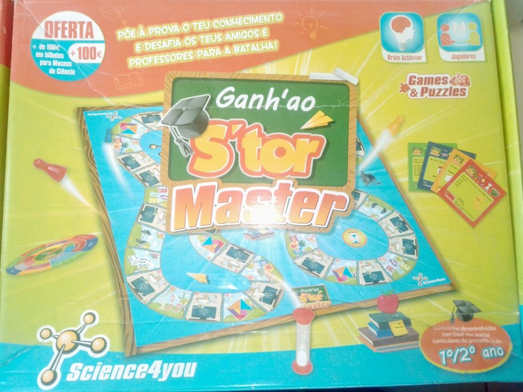 Vários jogos Science4you ,Cleudo e Twister tudo 25€.