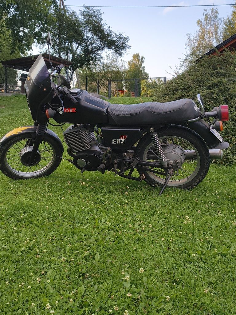 Sprzedam Motocykl MZ 250 .