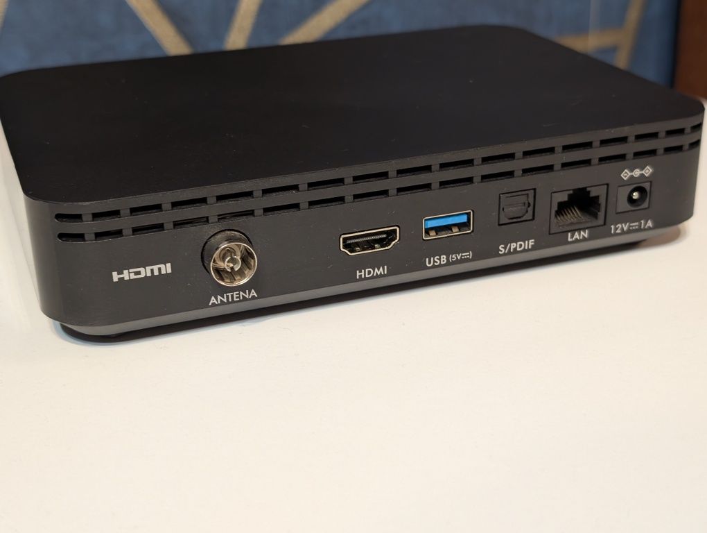 Canal Plus box HY4001 z DVB-T + gratis