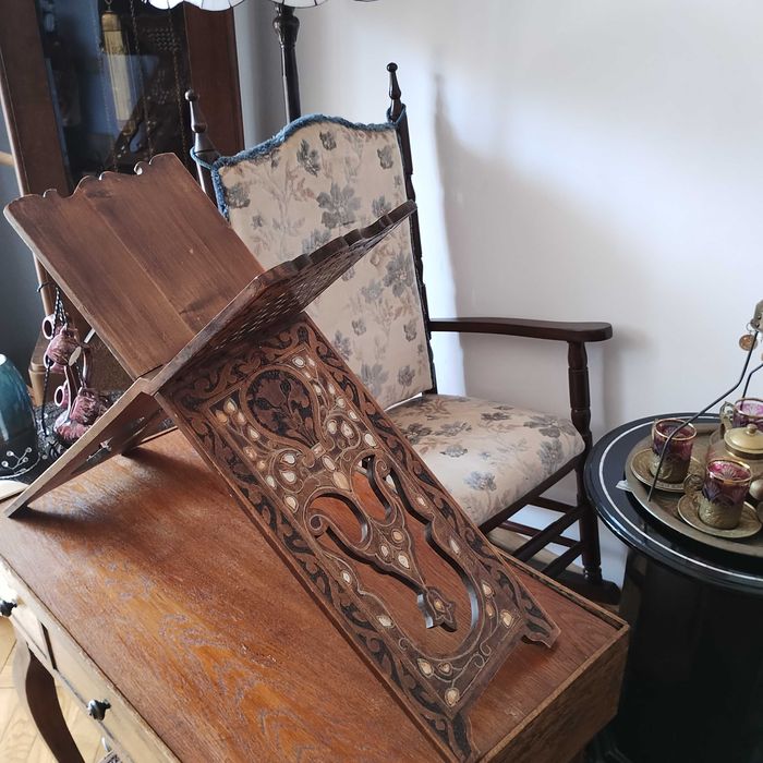 stara oryginalna podstawka pod książkę Tora Tanach Judaika