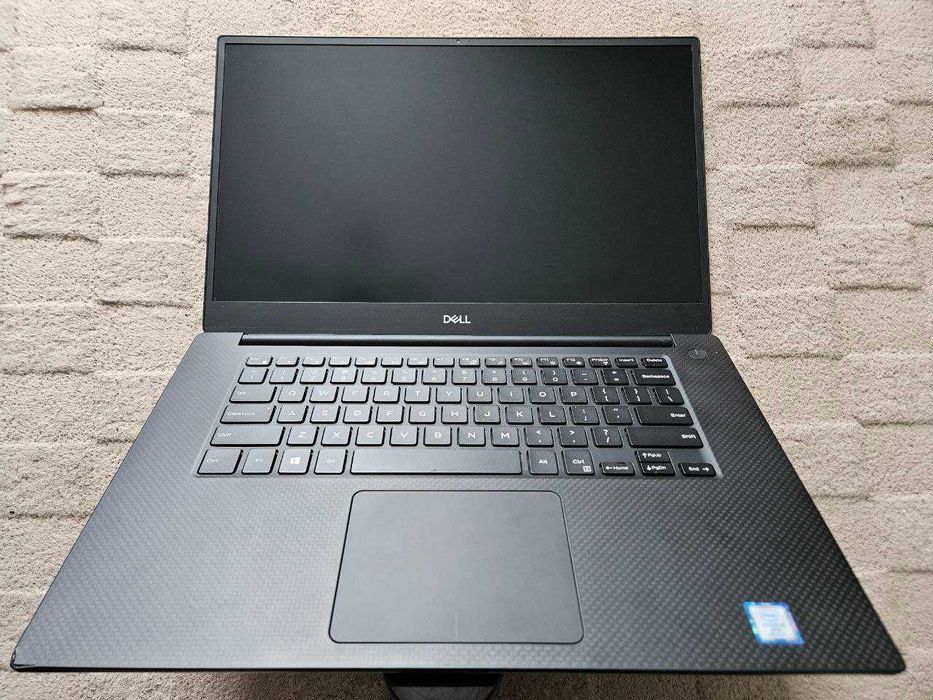 Ноутбук Dell Precision 5540 FHD 256/16GB i5 9400H Nvidia Quadro T1000