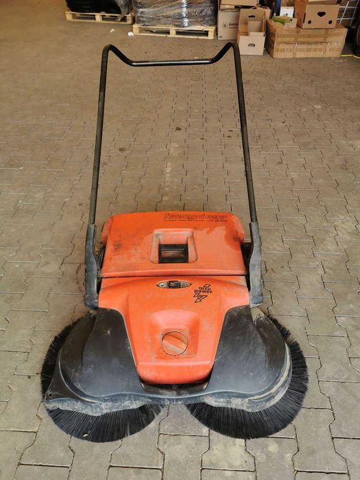 Zamiatarka Elektryczna Akumulatorowa Ręczna Prowadzona Haaga 697