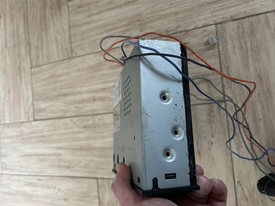 Автомагнитола Clarion WN-035U