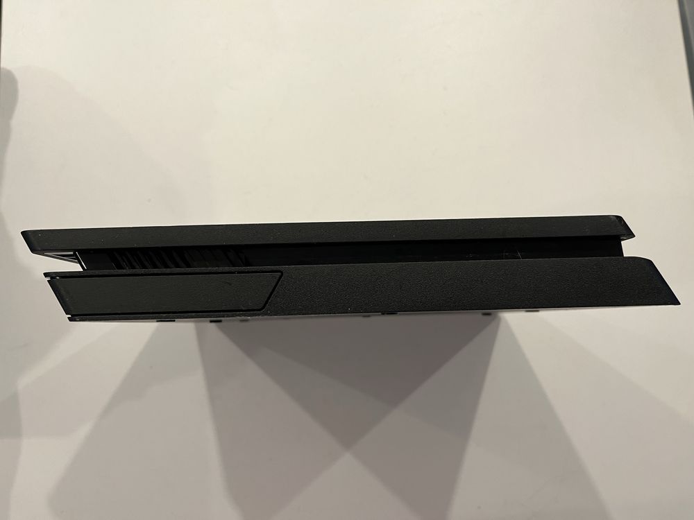 PS4 Slim 500GB goldhen FW 11.00 + pad