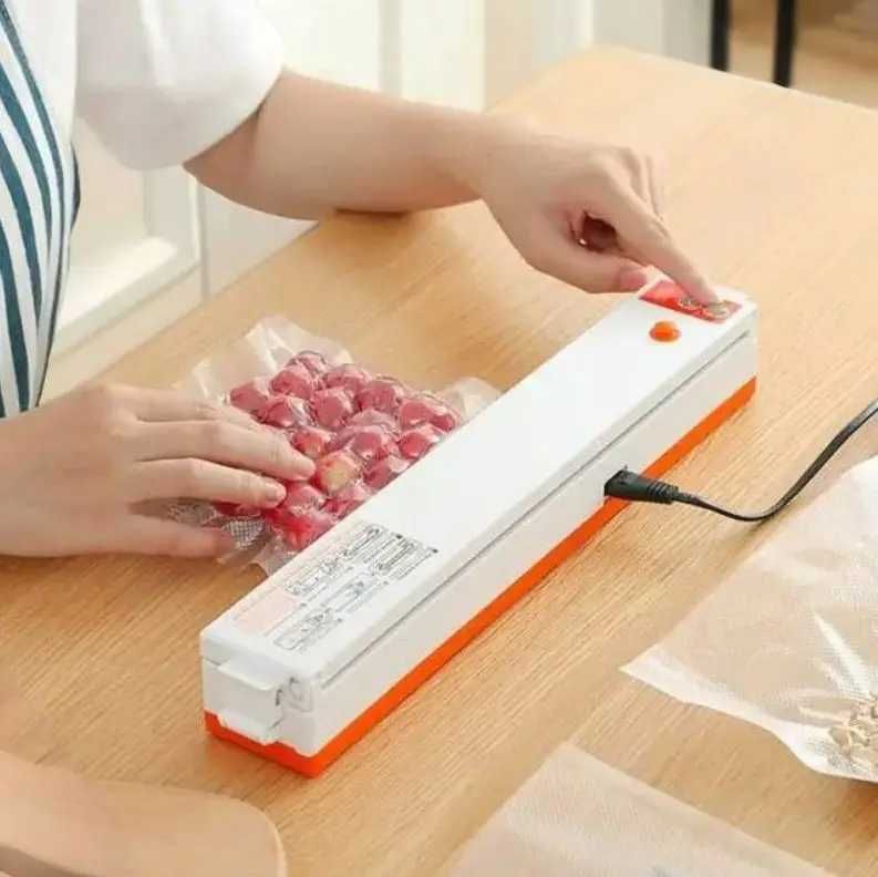 Бытовой вакуумный упаковщик еды Vacuum Sealer Белый