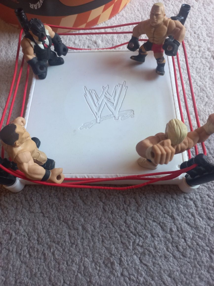 Wrestling com 4 figuras