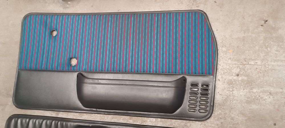 Fiat 126 boczki drzwi do wersji EL bardzo ładny stan lewy i prawy