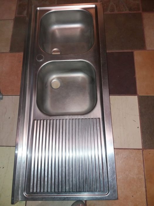 Zlew dwukomorowy z ociekaczem