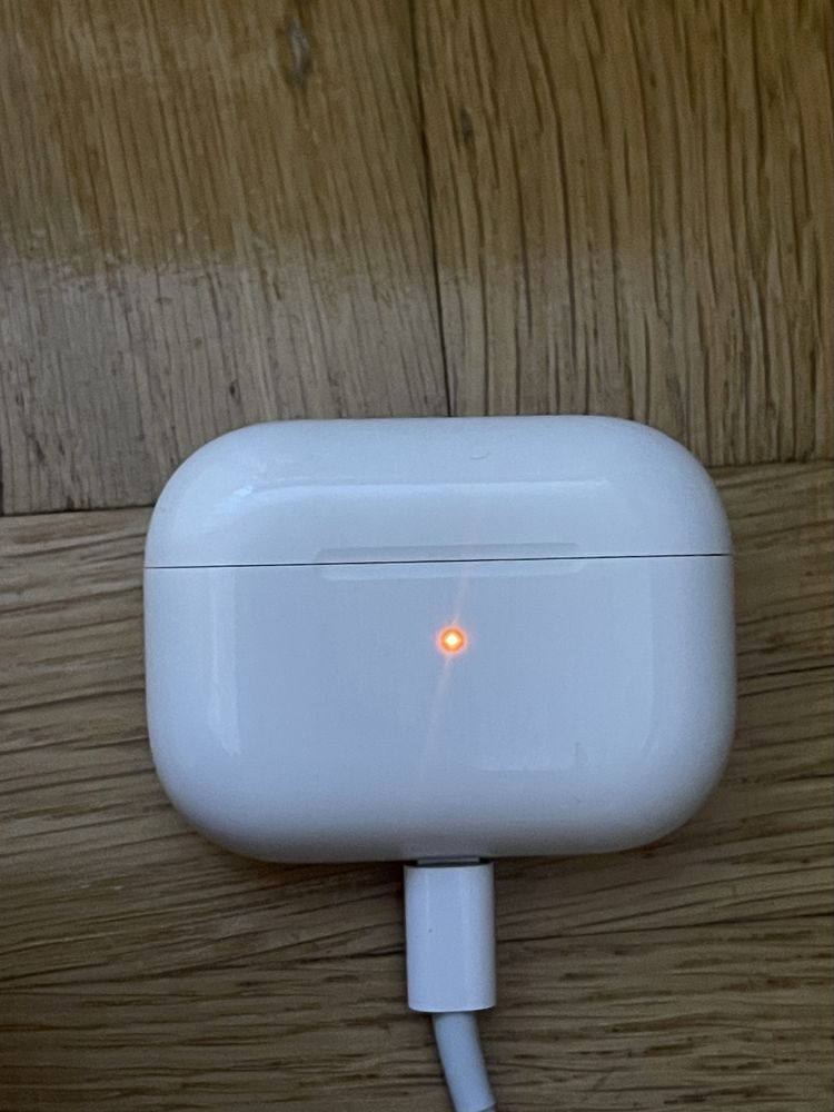 AirPods Pro 1 кейс MagSafe (оригінал) з коробкою