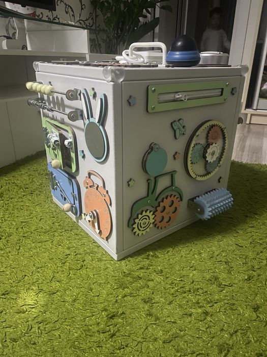 Бізікуб/бізіборд