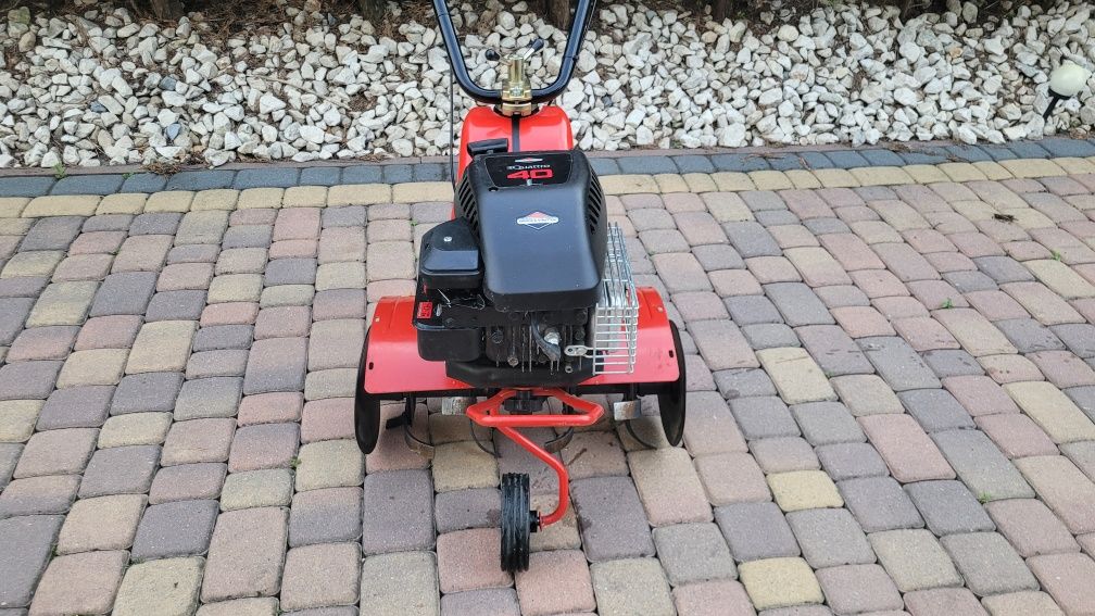 Niemiecka Glebogryzarka BRIGGS&STRATTON 4KM
STAN bdb 100% sprawna