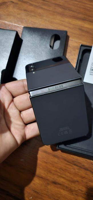 Samsung Galaxy Z flip 4 ram8/128gb stan bdb w100%sprawny oryginalne