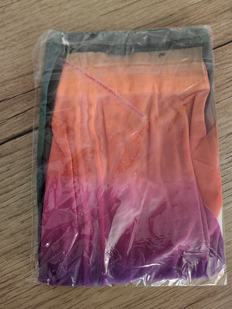Nowe tęczowe rajstopy S/M
