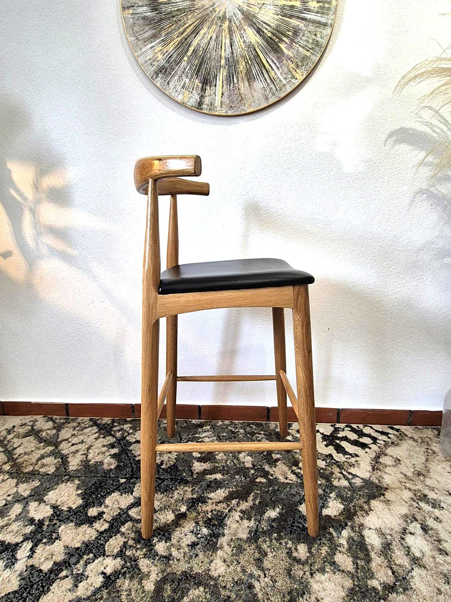 Cadeira / Banco Alto / Escandinavo / Pes de Palito / Vintage