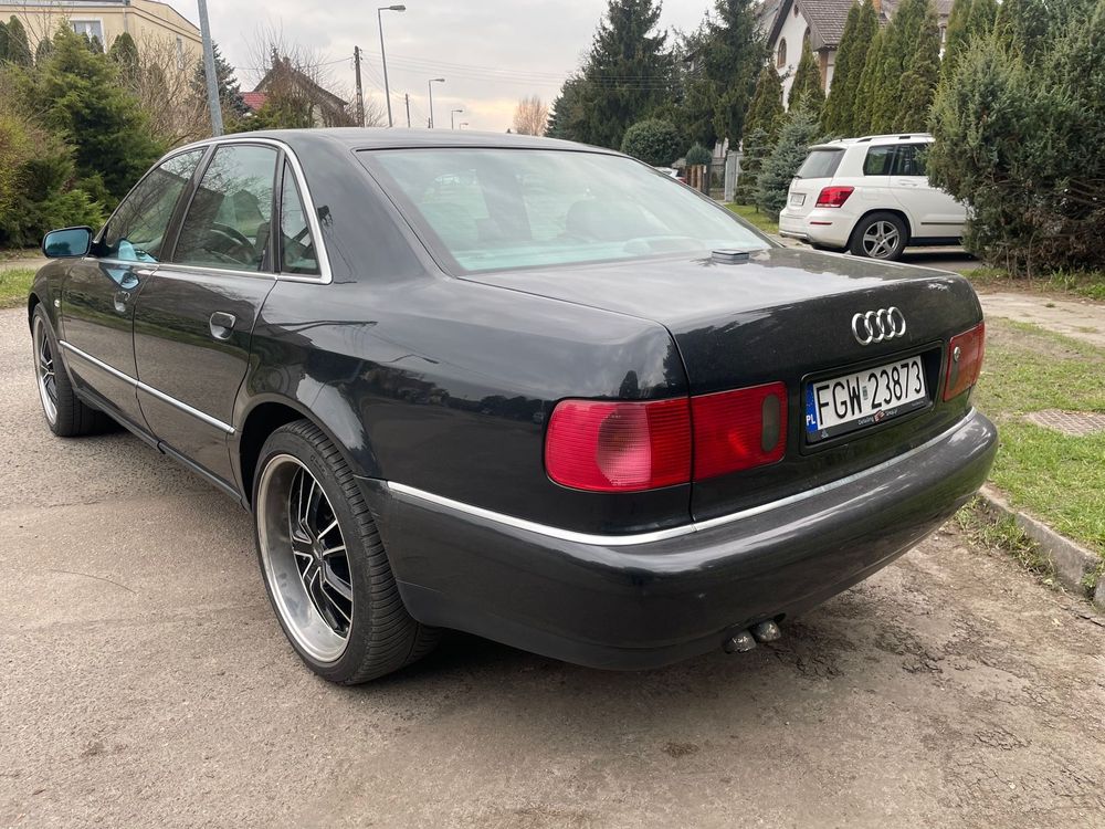 Sprzedam uszkodzone audi A8