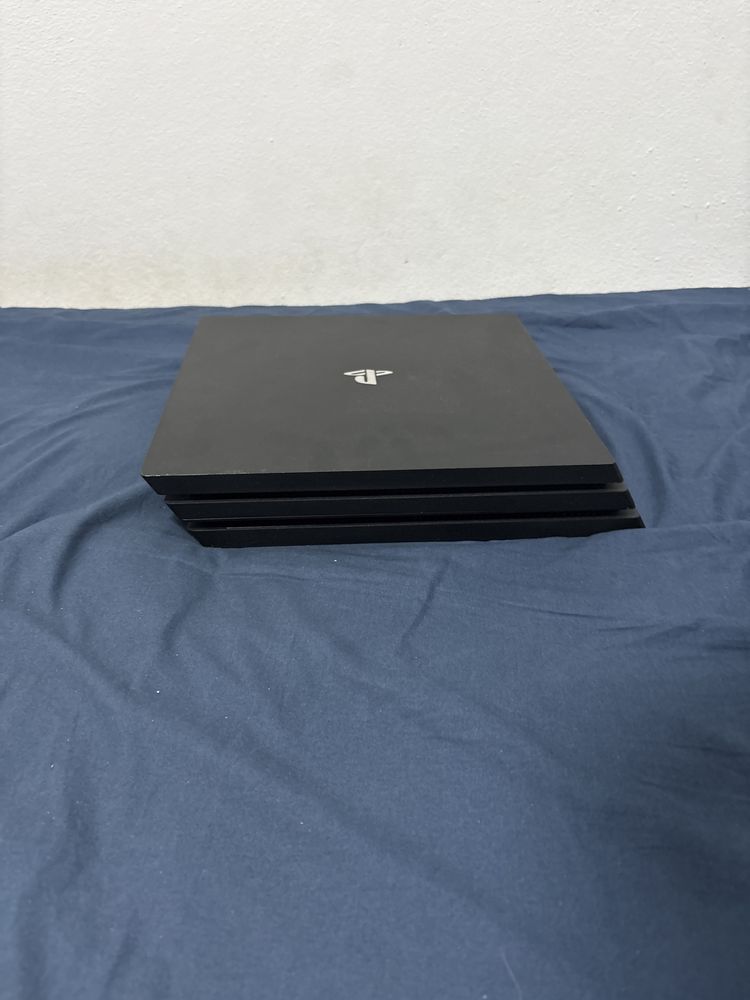 PS4 pro 1TB, sem garantia
