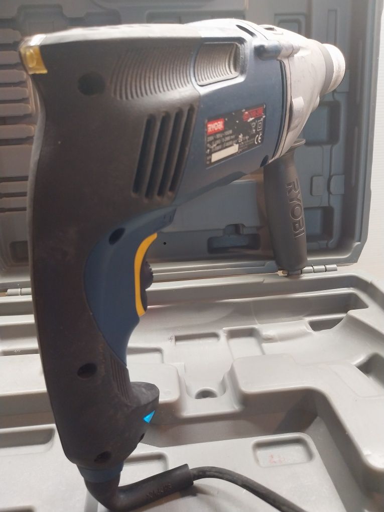 Berbequim de impacto RYOBI 1050W