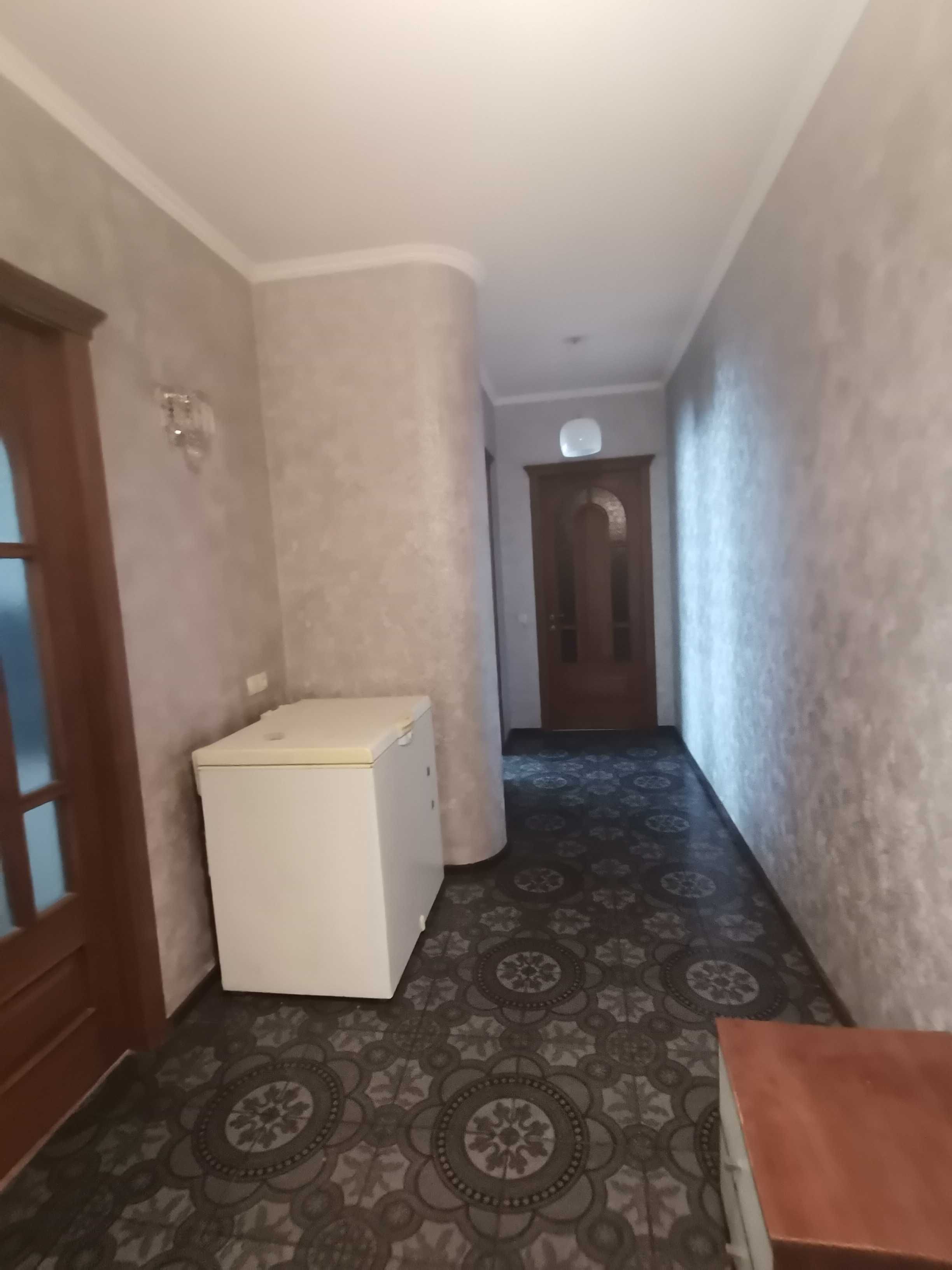 Харьков,Сдам 3комн.квартиру.по.Гагарина(возле метро)