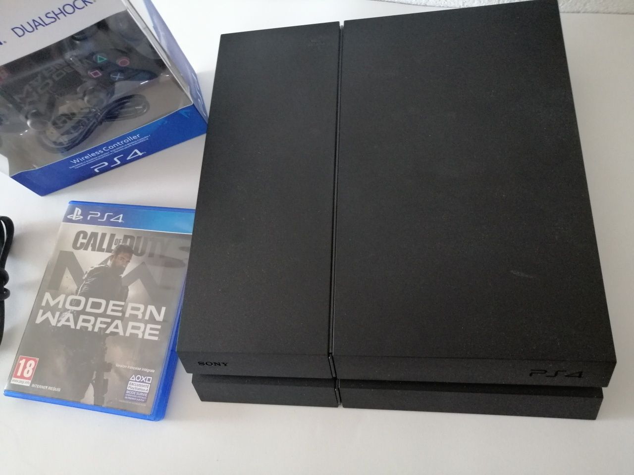 Playstation 4 + call of duty mw