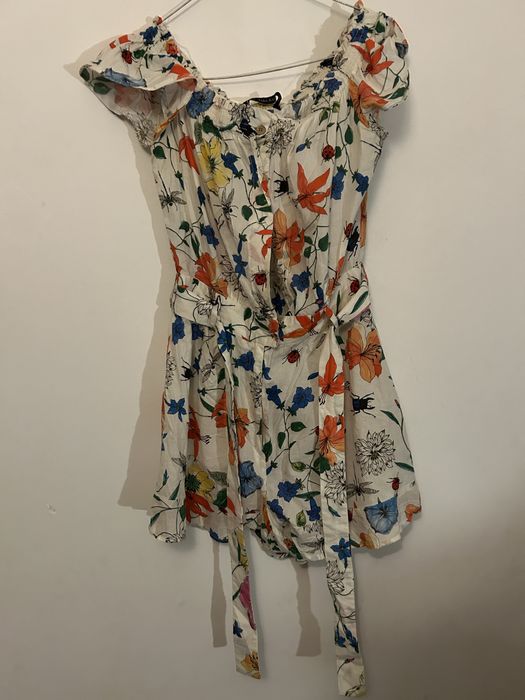 macacão floral curto