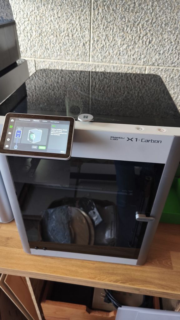 Bambu lab X1 Carbon + creality cr10 v2