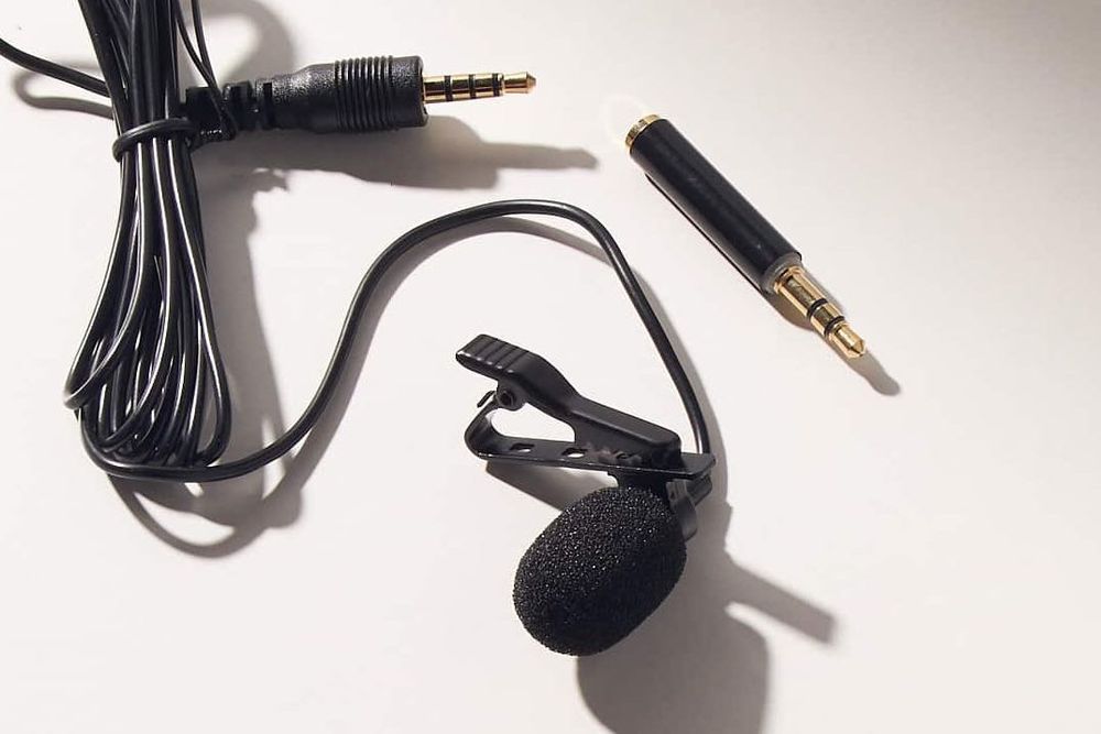 Microfone de lapela tipo Lavalier TRRS + adaptador  TRS