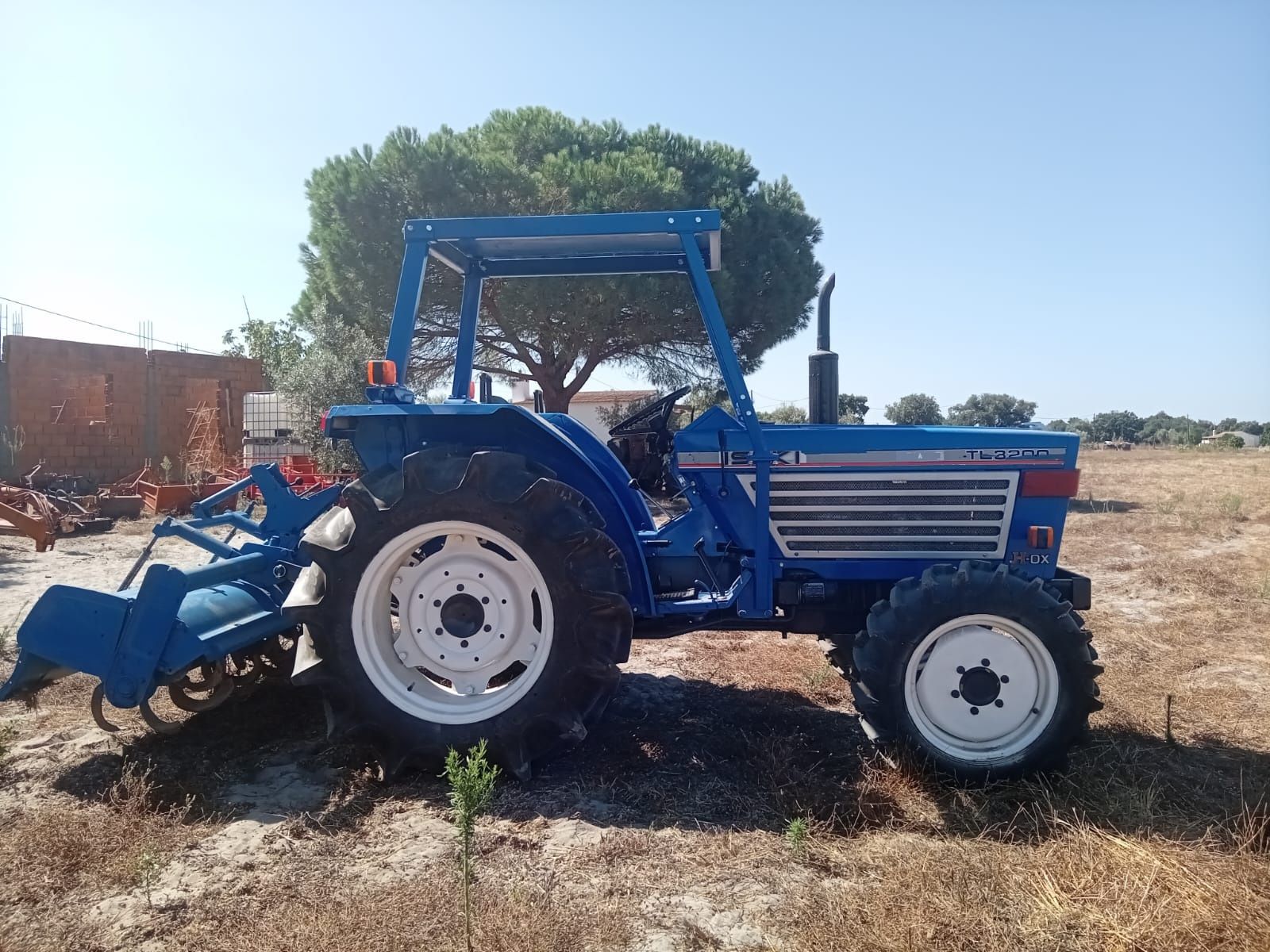 Iseki TL3200 com frese
