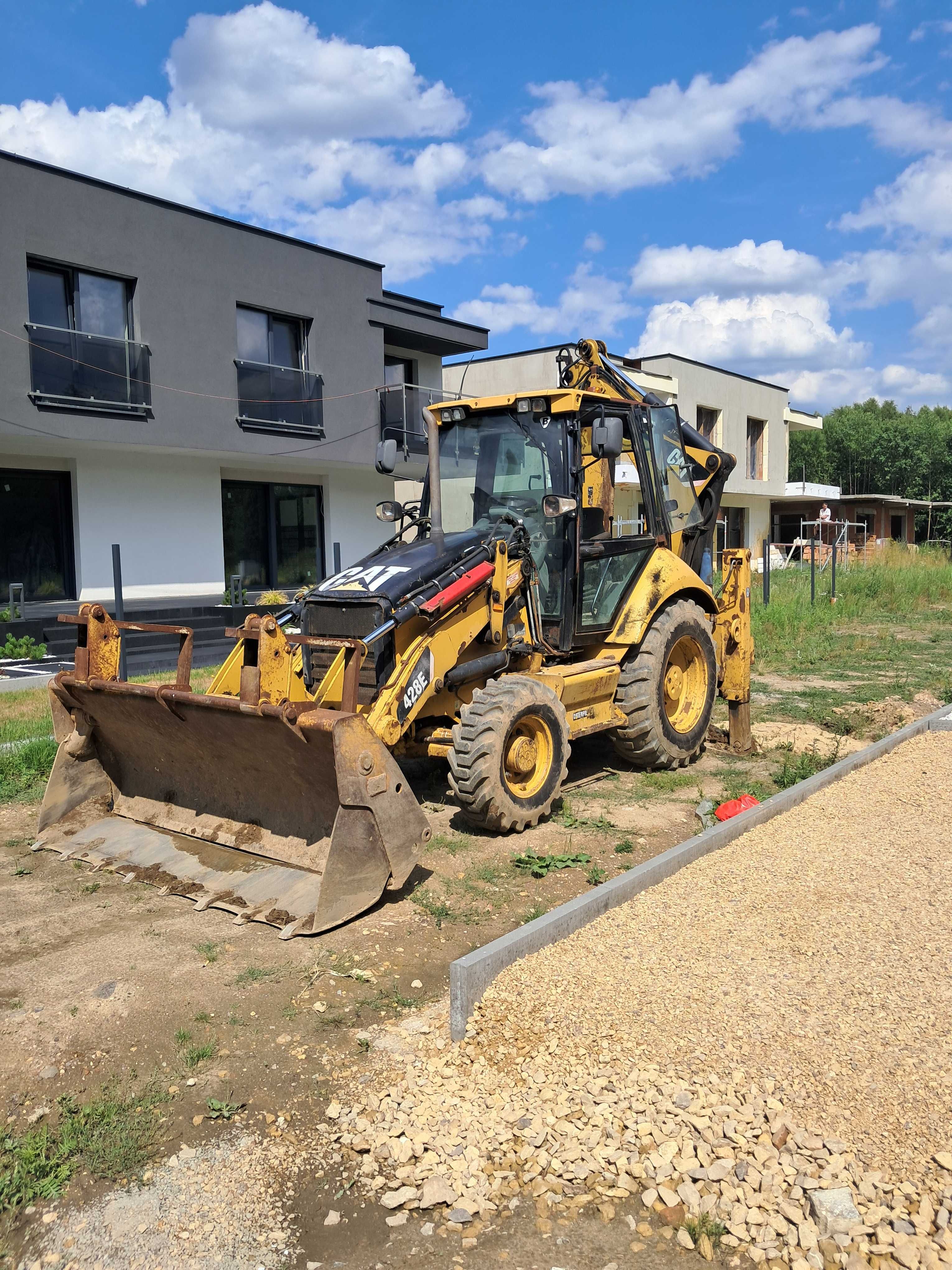 Cat 428e doinwestowany