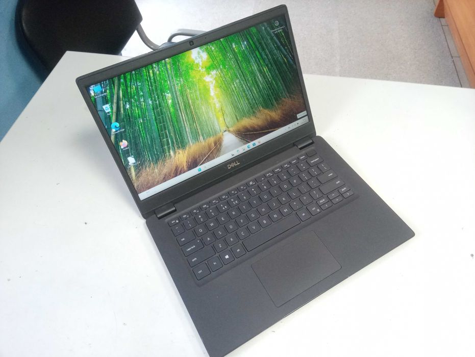 laptop Dell latitude 3410, i3-10110U, 16GB, SSD 512GB, 14" Win11 gwar