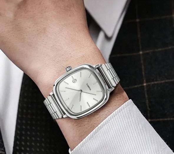 Мінімалістичний Кварцовий Годинник з Індикацією Дати