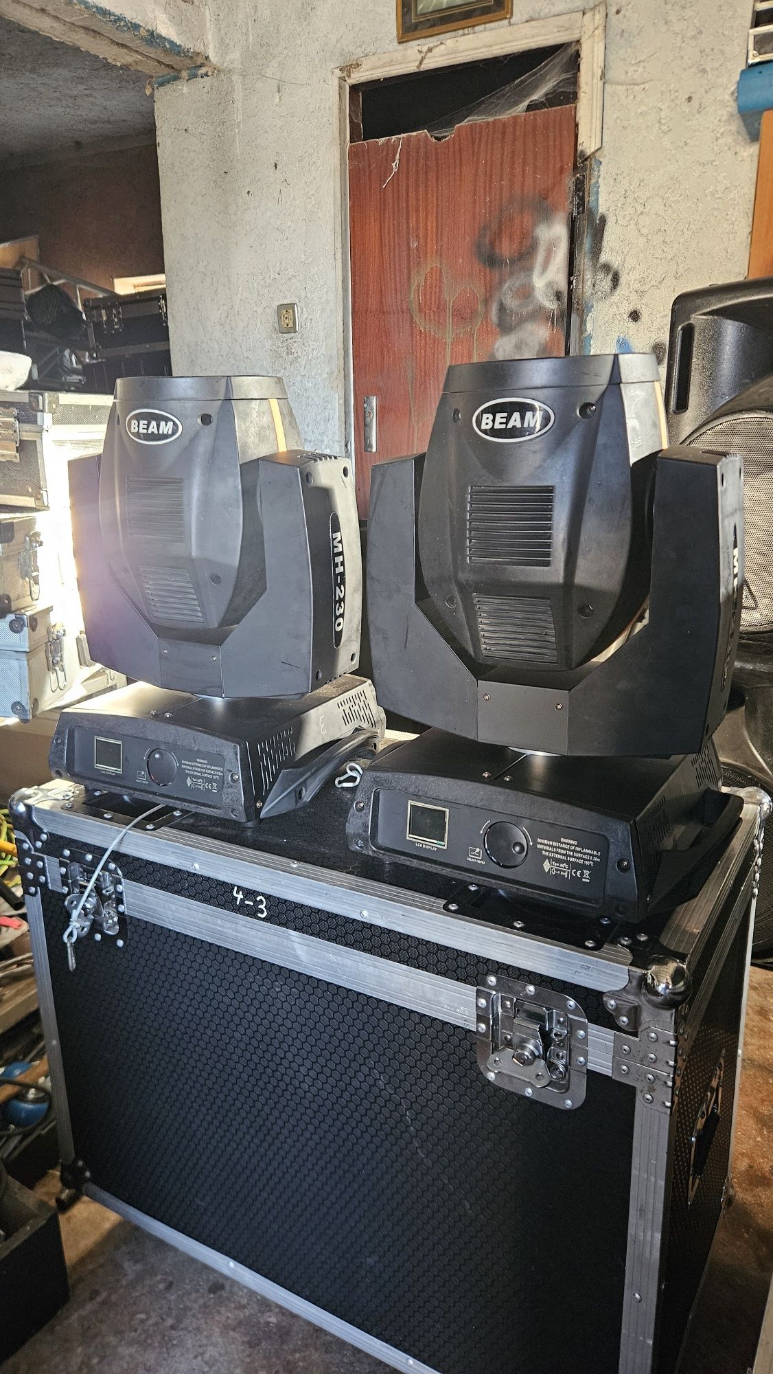 Vendo Beam 7R com case.