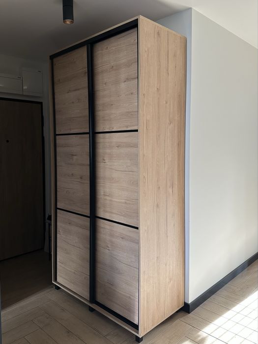 Szafa ubraniowa przesuwna