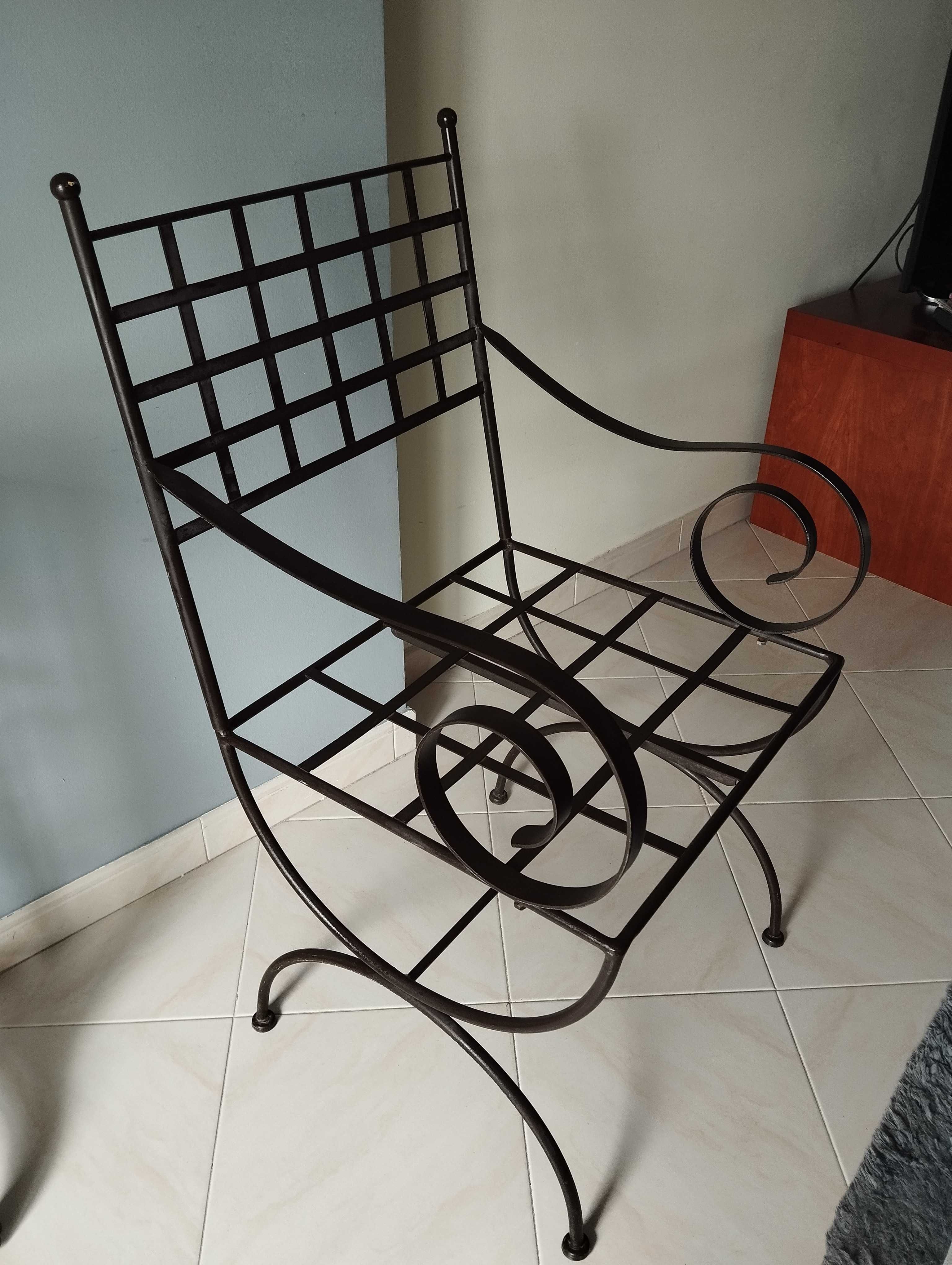 Cadeirão ferro forjado