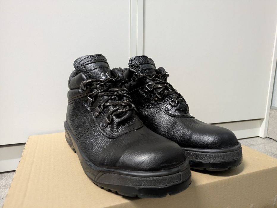 Buty robocze rozmiar 42 – stalowy nosek – nowe magazynowe 30 zł