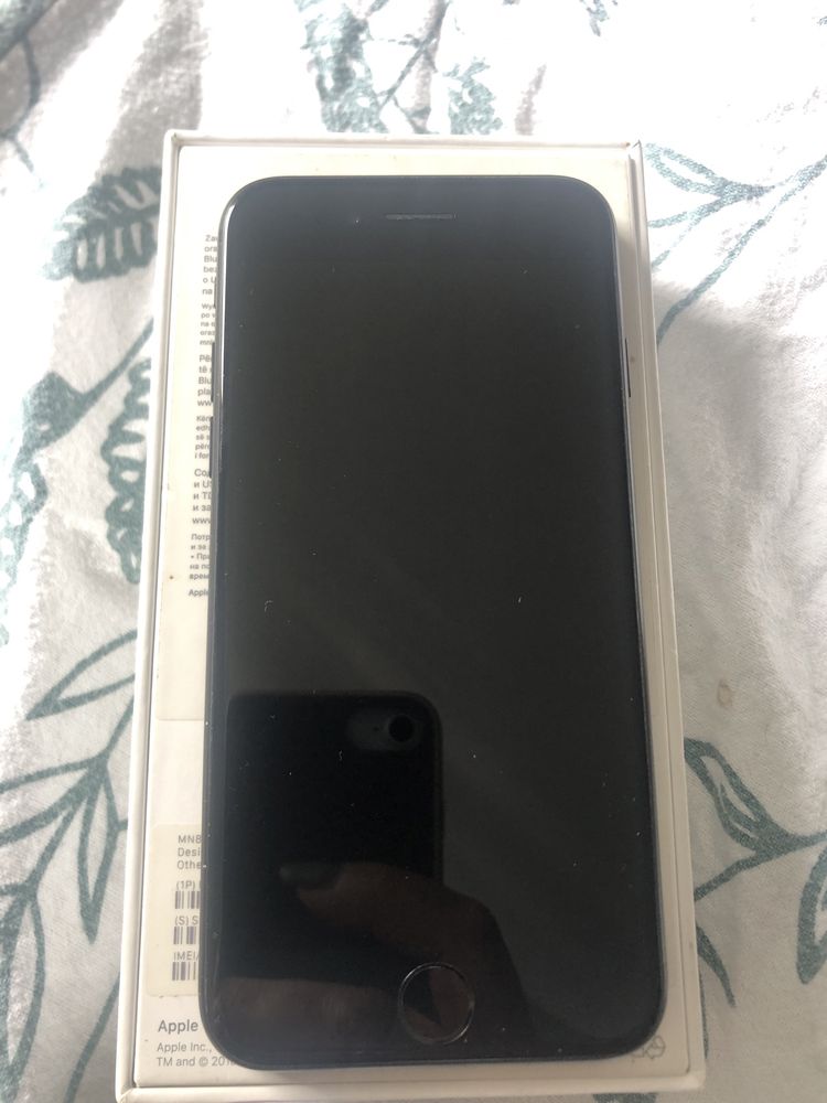 IPhone 7 czarny 32 GB obudowa gratis