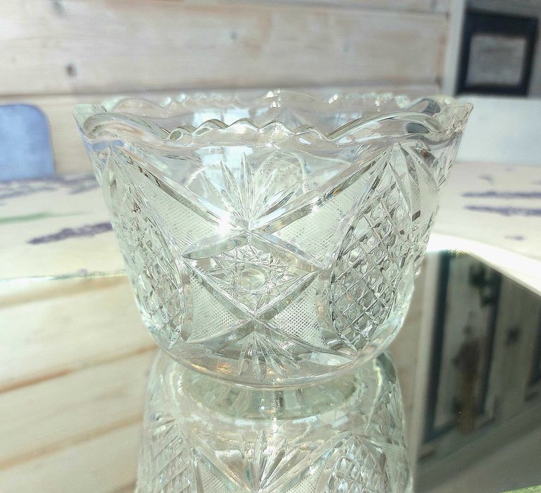 Склянки.  Кришталеві салатниці