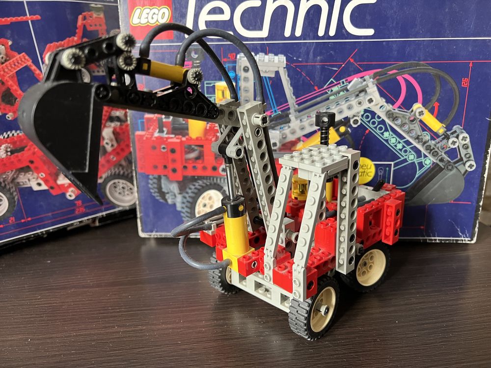 Retro Lego Technic Koparka  8837  + Wyścigówka 8064