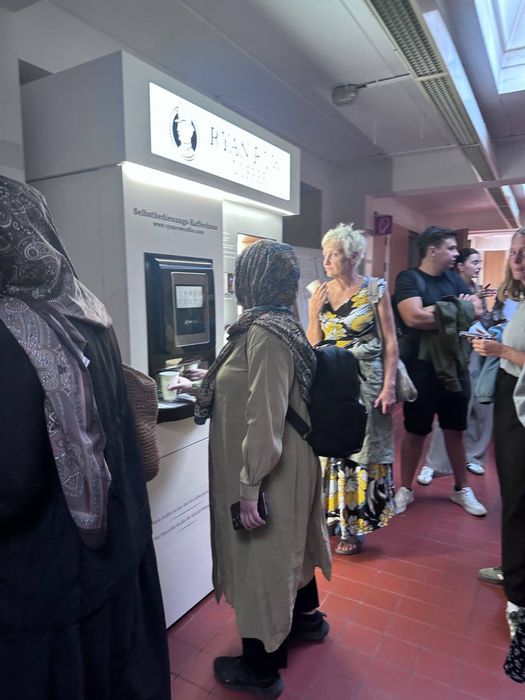 Технологічна кав’ярня самообслуговування від Ryan Row Coffee